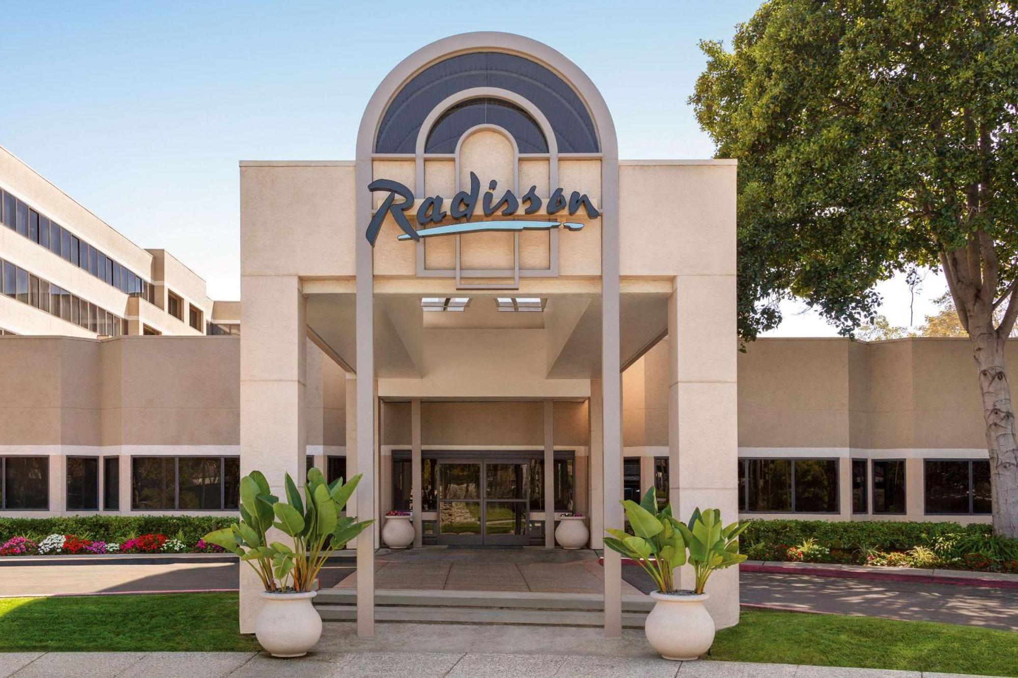 Radisson Hotel Sunnyvale - Silicon Valley Exterior photo